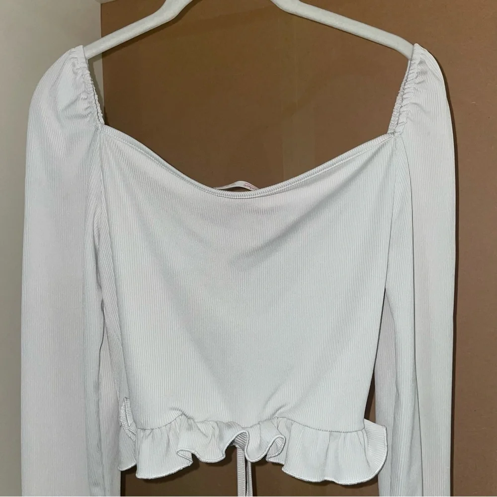 White Cropped Long Sleeve Shirt with Ruching and Ties - Picture 5 of 7